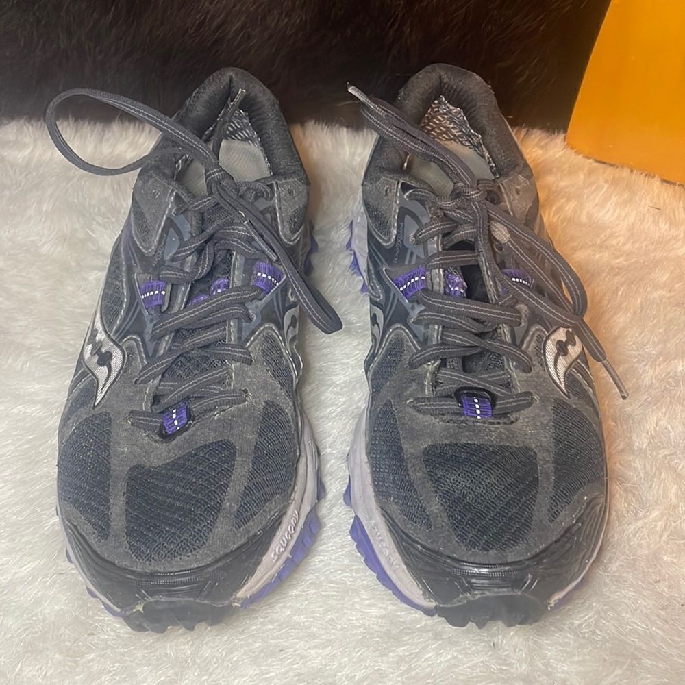 Saucony Xodus shoes 6.5 (3725)